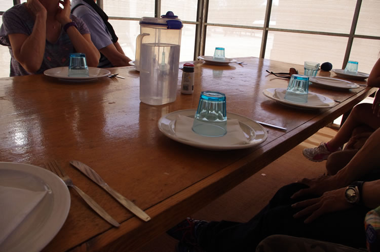 キャンプ場の食堂