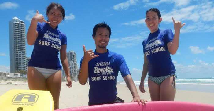 ゴールドコーストで初心者向けサーフィンレッスン